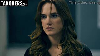 doctor asks patient about fisting experience