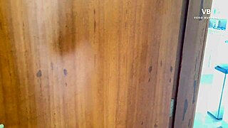 madrasta cachonda enjoys the garden with her hijastro