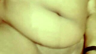 Sundaydogood614 shows off her shaved pussy in latest update.