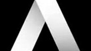 Victoria Voxxx in Natalie Brooks se borita za kurac v kolegijskem trojčku 😈