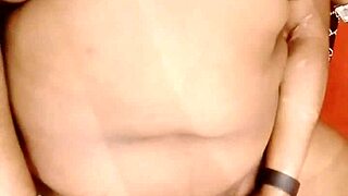 Sundaydogood614 shows off her shaved pussy in latest update.