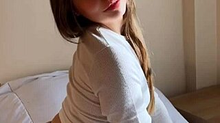 Rica curvy girl enjoys a relaxing ride.