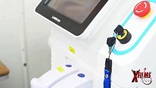 Ginecologo se coge a milf peruana bien buena que le gusta la polla