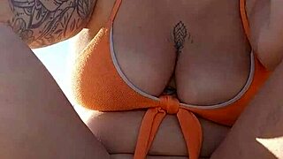 Coloquei Os Peitos Pra Fora E Vou Tentar Comprar Alguma Coisa E Pagar Com Os Peitos