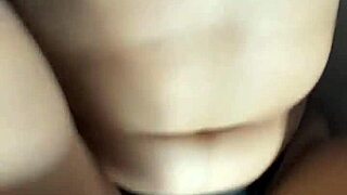 joven 18 anitos se folla y monta al mejor amigo de su novio porque tiene auto que rico grita de placer