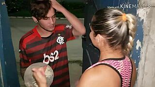 Paty Bumbum couldn't resist the sweaty soccer boy. 😈