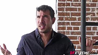 カイラー・クインの寝取られセッション、デカチンでバックと正常位 😏