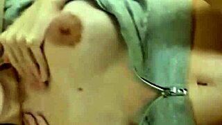 Mi novia llega toda cogida y me deja follarla la siento abierta