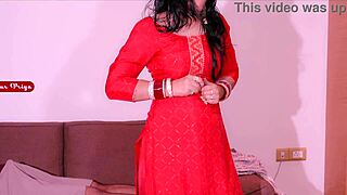 Czy macochka zrobiła creampie swojemu pasierbowi na Karvachauth?