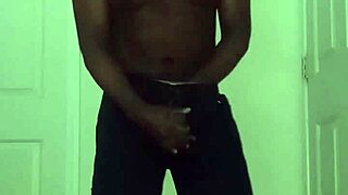 In this restricted solo session, she masturbates to an orgasmic cum ending