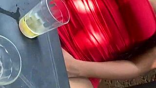 Exibida no bar com um homem casado brazilian interracial outdoor