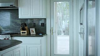 زوجة العم الصدر الكبير ساخنة وتتناك مع - بيني باكس