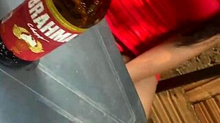 Exibida no bar com um homem casado brazilian interracial outdoor