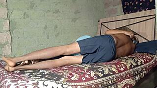 Θέλεις να δεις σεξ αδερφού με κουνιάδα;