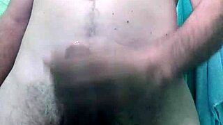 gozando de novo, brazilian cumshot in intense scene.