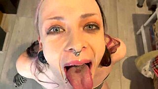 나는 Rokky Horror가 정액 삼키는 걸 봐