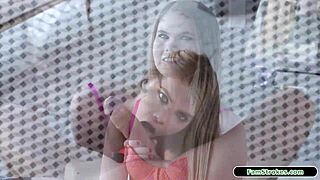 น้องสาวลูกติดดูดควยใหญ่พี่ชายเพื่อแลกกับรถ!