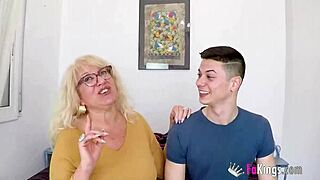 Hej, chceš šukat ultimátní GILF paní Finu? Nováčci připraveni! 😏