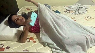 fiz resenha com amigas gostosas rolou putaria orgia