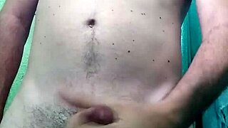 gozando de novo, brazilian cumshot in intense scene.