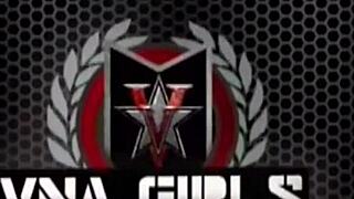 Chunky Maggie Green Sticks Her Fingers Inside Her Plump Pussy Slit!