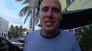 Chase Jordan rides cock, loves working her shaved pussy?