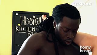 Alya Stark โดนเย็ดโดยรูมเมทผิวดำไหม?