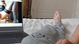 Girlfriend Sucks While Watching French Amateur