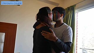 Lonely Rachna Finds Pleasure With Room Service Guy Ravi