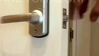 Neighbor invites me downstairs for ifood