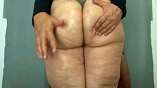 MILF meghajolva hatalmas segg POV-hoz