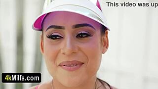 Milf Gives Blowjob During Outdoor Quickie Fuck.