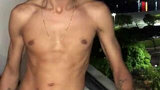 garoto safado jerks off at the window