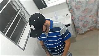 Is Novinha Getting Fucked By Stranger In Bar Bathroom With Blowjob Tease?