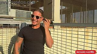 Falando No Telefone Com Minha Esposa Enquanto Como A Buceta Da Amiga Dela