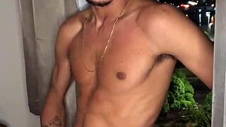 garoto safado jerks off at the window