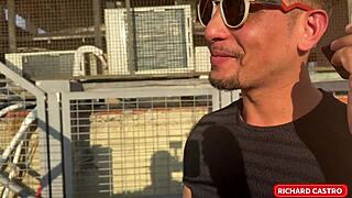 Falando No Telefone Com Minha Esposa Enquanto Como A Buceta Da Amiga Dela