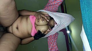 INDIAN NEW VILLAGE HOTGIRL GETS QUICKIE FUCK