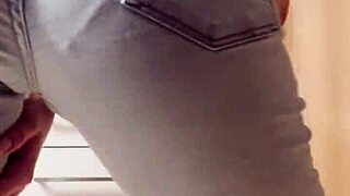 Blonde Striptease in Jeans