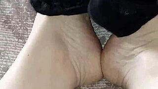 i rub my thong on my bare feet for fun