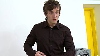 Machine wrecks ass in gaping anal toy session