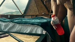 LESBIANAS FOLLANDO EN UN GLAMPING AL RITMO DE LA MUSICA