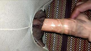 Školačka dostává dildo a kurva do píči