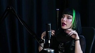 Decidiu investir em conteúdo pornô, foi chamada na direção da escola por vídeo vazado, perdeu a virgindade na cama da mãe, says Carol Rhcp in sheer red lingerie.