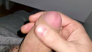 Time to jerk off with my hairy cock in this homemade striptease session 😏✊