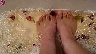 I just got home and decided to wash my feet with rose petals and herbs