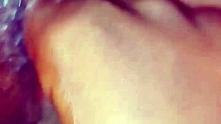 en-chan teaches the three fingers technique in part 2 with close up action