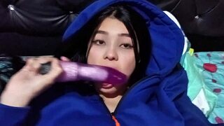 Niñera with huge tits craves his cock as soon as he arrives home in real homemade scene