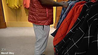 Sucking Dick For Christmas Presents!