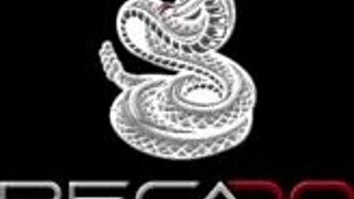 Perra es atada y sodomizada por su amo y cogida por el aprendiz de este